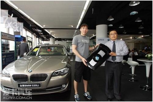 燕宝为亚运冠军陈祚尊选全新bmw 535li_【北京燕德宝汽车销售有限公司