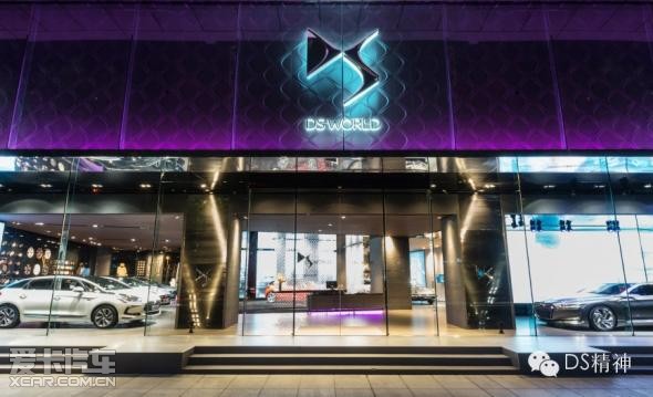 emc易倍体育·中国官方网站2024年双11页面设计大赏：创新与视觉的精彩碰撞