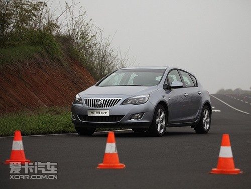 试驾别克君威2.0T