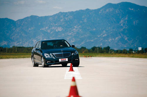 奔驰E300