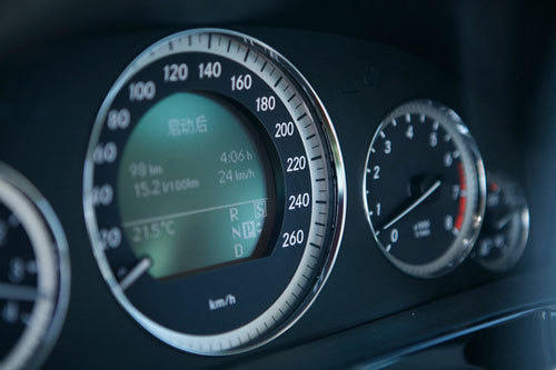 奔驰E300