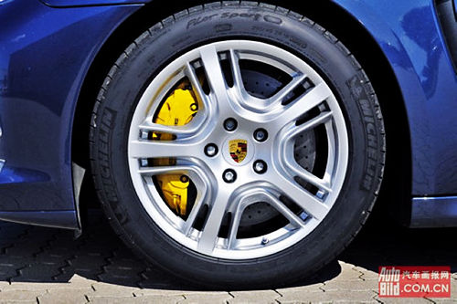 保时捷Panamera 4S