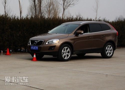 XC60盲区测试