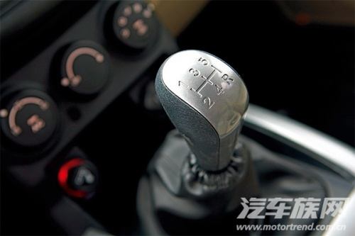 试驾陆风X8