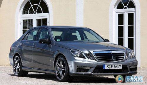 试驾奔驰E63 AMG