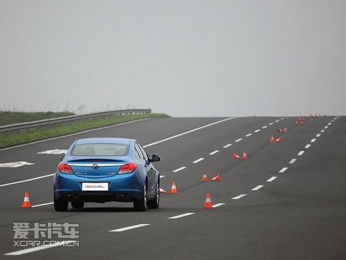 试驾别克君威2.0T