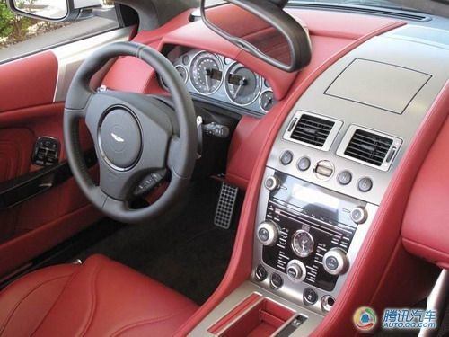 试阿斯顿马丁DBS Volante