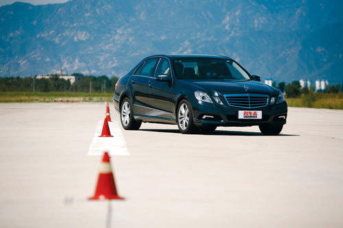 奔驰E300