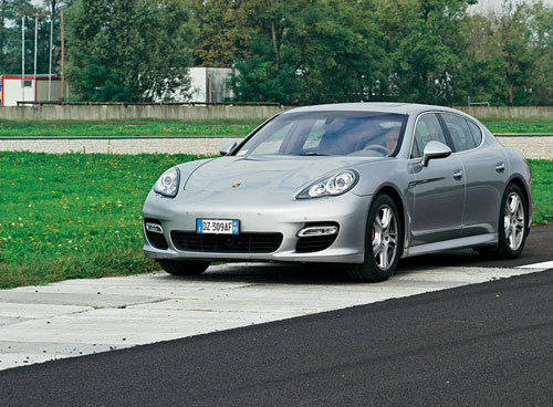 保时捷Panamera Turbo