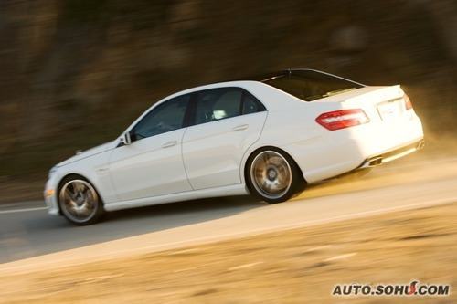 奔驰E63 AMG
