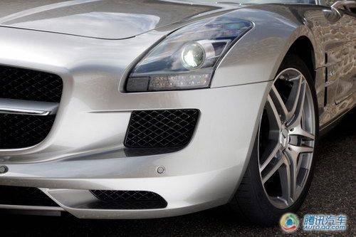 奔驰SLS AMG