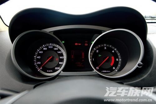 试驾陆风X8