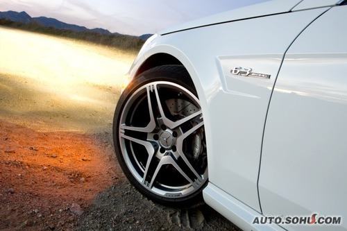 奔驰E63 AMG