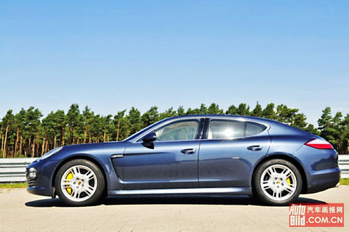 保时捷Panamera 4S