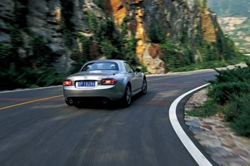试驾马自达MX-5敞篷跑车