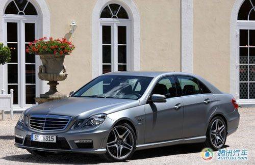 试驾奔驰E63 AMG