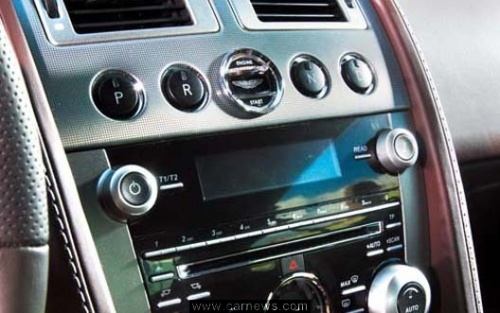阿斯顿马丁Vantage V8/DB9/DBS三杰登场