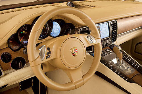 海外试驾保时捷Panamera