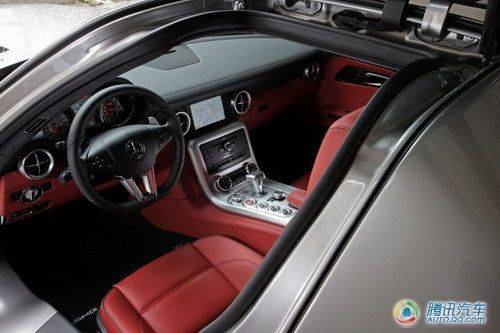 奔驰SLS AMG