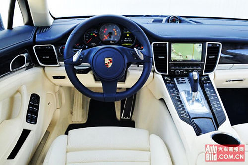 保时捷Panamera 4S