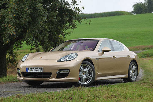 海外试驾保时捷Panamera