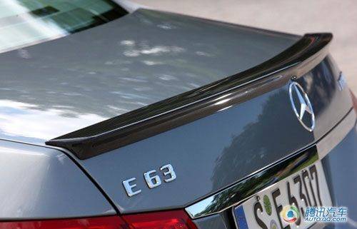 试驾奔驰E63 AMG