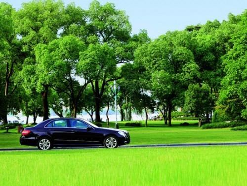 试驾梅赛德斯奔驰E300