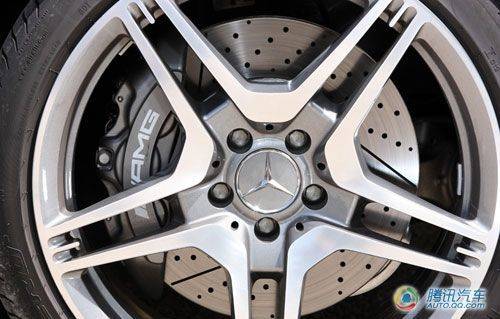 试驾奔驰E63 AMG