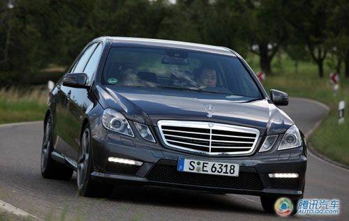 试驾奔驰E63 AMG