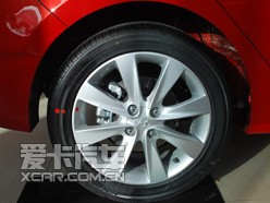 酷炫时尚出色亮相 现代瑞纳2011款实拍