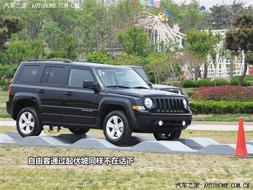 jeep吉普 jeep吉普 自由客 2011款 基本型