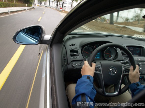 君威2.4SIDI