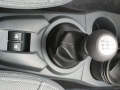 游走城市颇有余 试驾长安新微车奔奔MINI