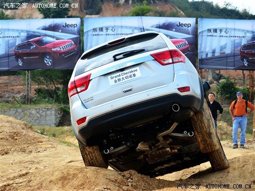 吉普jeep 吉普(进口) 大切诺基(进口) 2011款 基本型