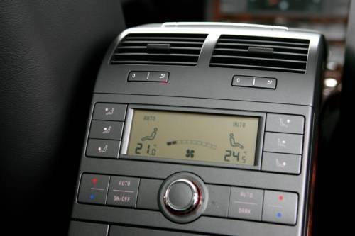 感受加长车魅力 试大众辉腾V6 TDI LWB 汽车之家