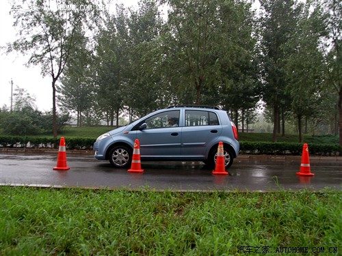 整车调校还需下功夫 全面测试奇瑞A1 汽车之家