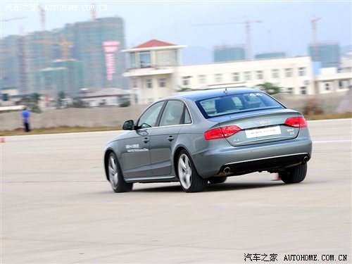 汽车之家 一汽奥迪 奥迪a4l 3.2 fsi quattro旗舰型