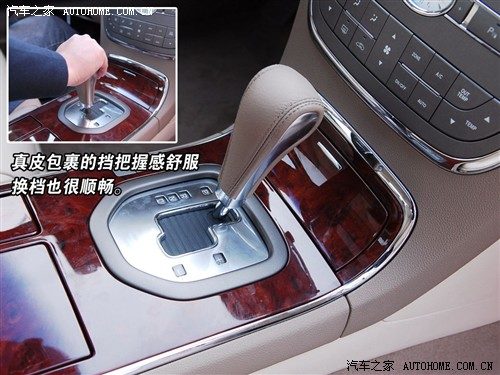 稳重大气老板车 体验别克林荫大道