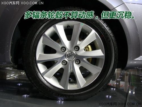 空间/用料提高明显 车展详细体验新凯越 