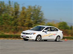 东南 东南汽车 v5菱致 2012款 1.5l 手动旗舰型