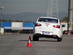 东南 东南汽车 v5菱致 2012款 1.5l 手动旗舰型