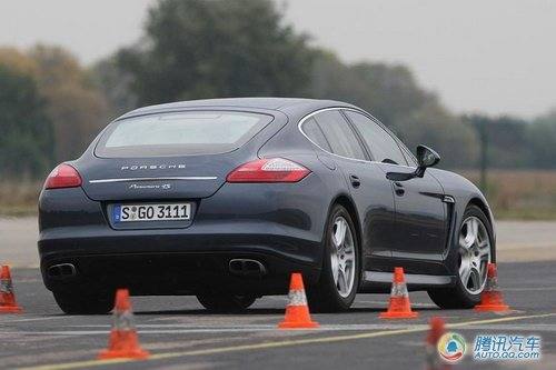 豪车也四驱 Panamera4S对比750Li xDrive