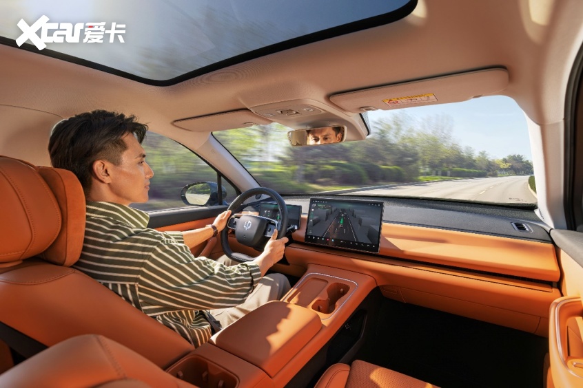 零跑C10