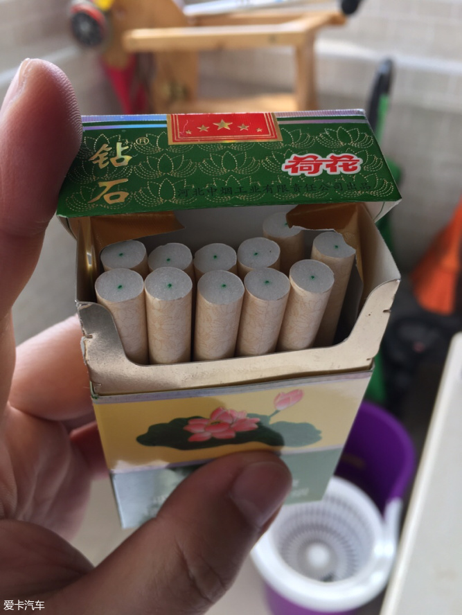 荷花牌香烟一品青莲图片