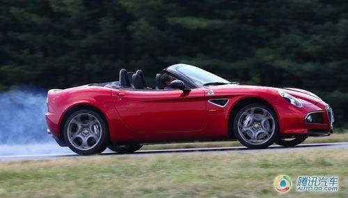 阿尔法罗密欧8C Spider