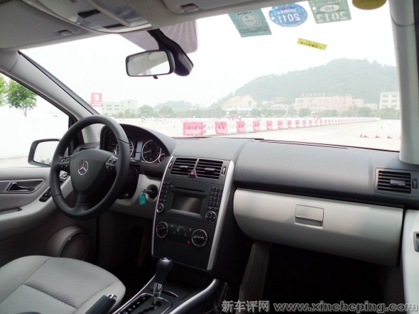 奔驰A级