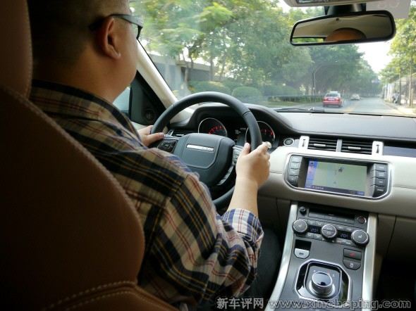路虎揽胜极光