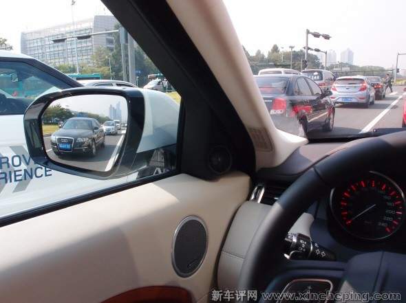 路虎揽胜极光