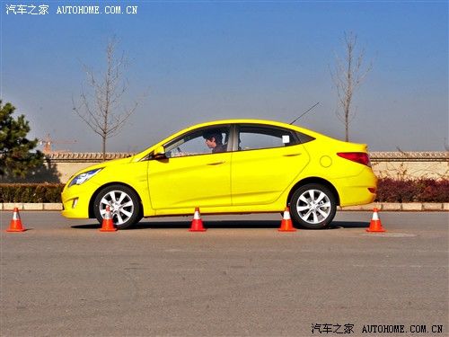 现代 北京现代 瑞纳 2010款 1.4 gls at豪华型