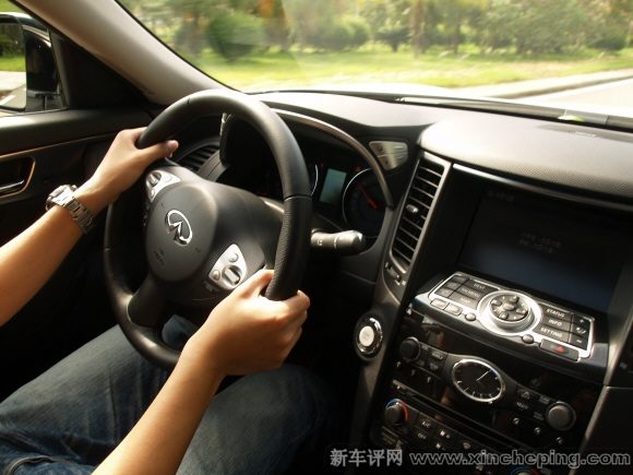 英菲尼迪FX35